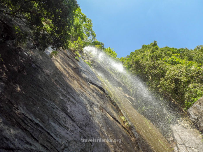 Kombakadulla Falls