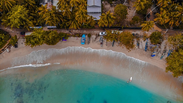 Hiriketiya beach