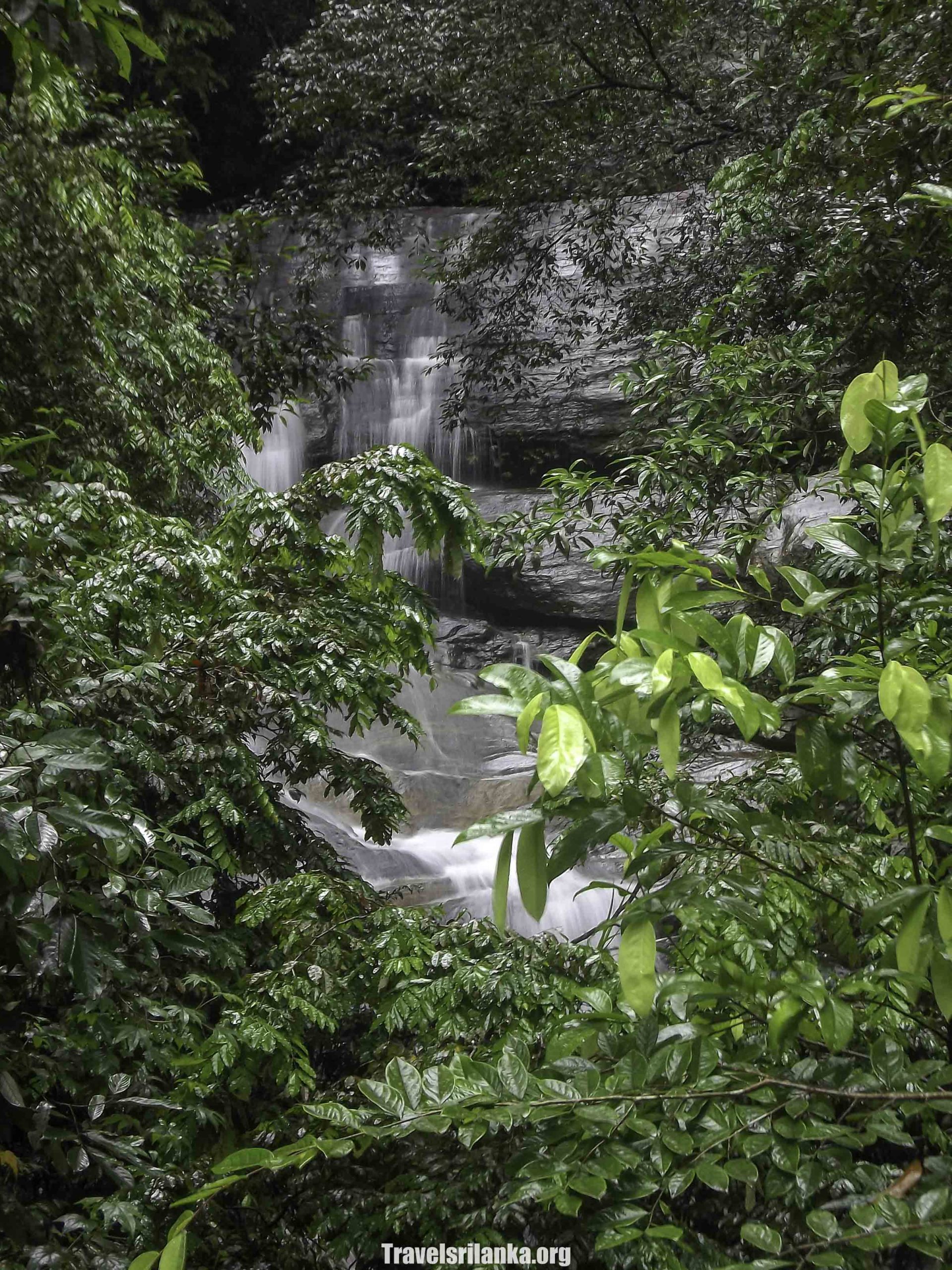 Kiriwelhinna waterfalls
