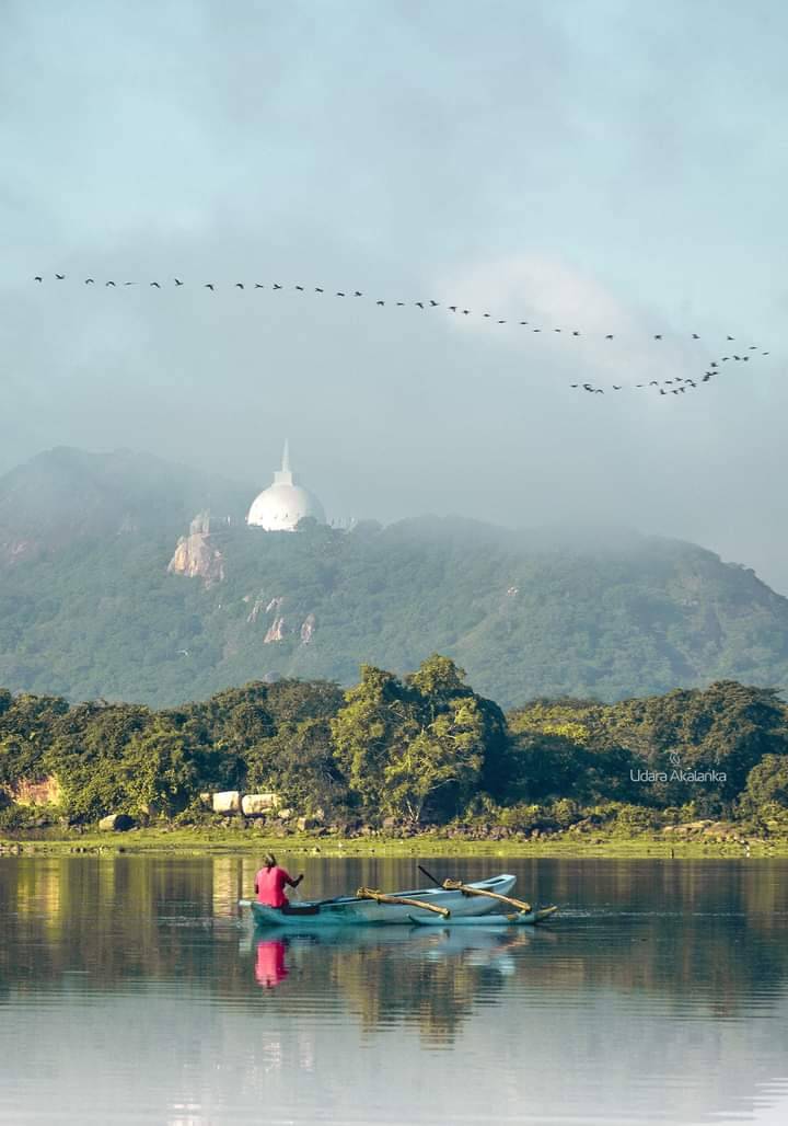 1. කලාවැවේ නිල් දියවර අපේ අම්මා2. මහකනදරා වැව , මිහින්තලය 3. උදාර අකලංක රාජපක්ෂ