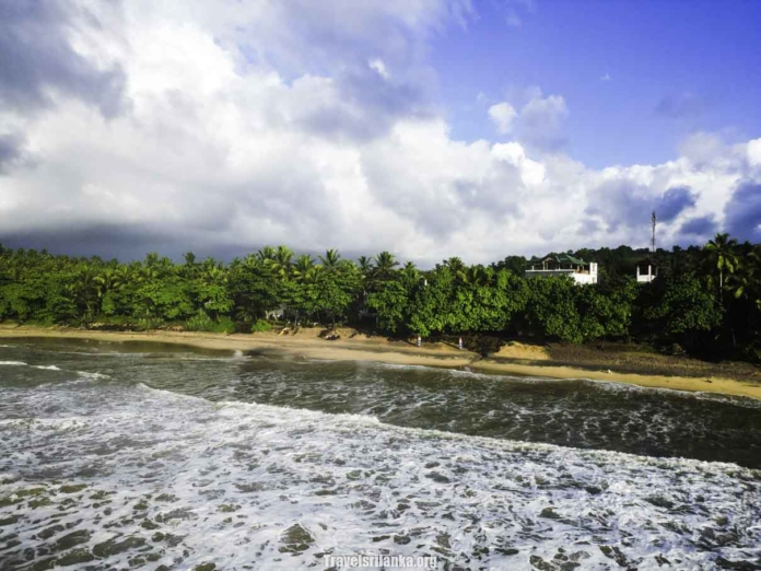 Bathigama Beach - Travel Sri lanka