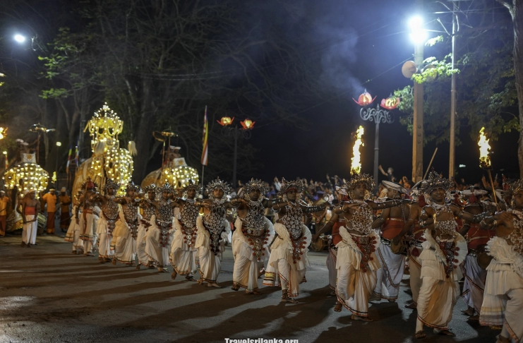 Kandy Perahara - TravelSriLanka.org